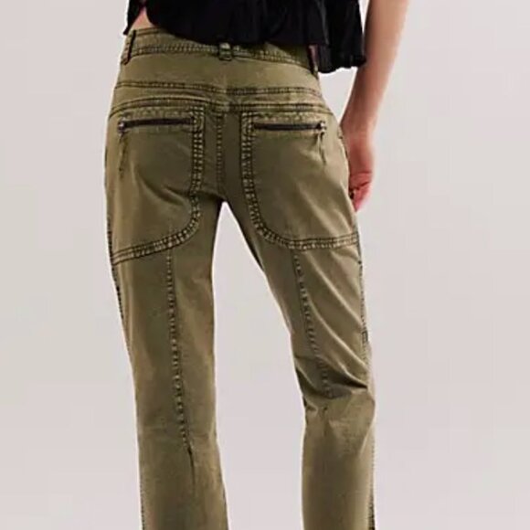 NWT $148 Free People We The Free Hot In It Moto Pants Army Green Size 4 - Picture 3 of 9